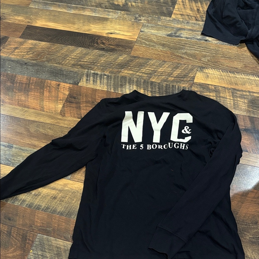 Black NYC Graphic Long Sleeve Shirt